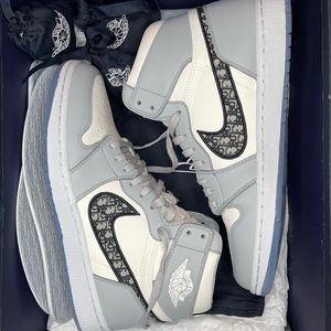 Nike Air Jordan 1 Dior Retro High